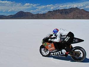 « Charge », la moto électrique se filme