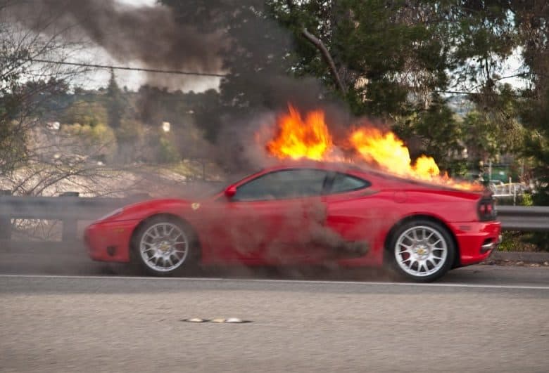 Insolite : une Ferrari 360 Modena en feu