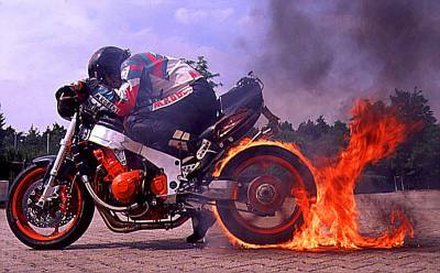 Moto : du stunt à foison, be enjoy