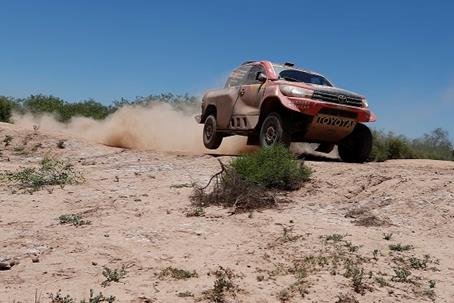 Un nouveau morceau d’histoire a été écrit par Peugeot sur le Dakar