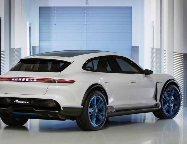 PORSCHE , Version électrique une première mondiale de la Mission E Cross Turismo