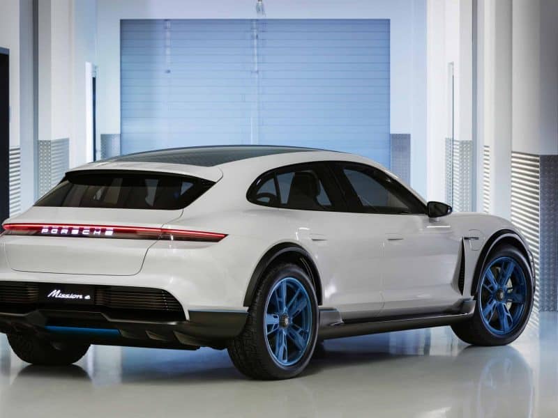 PORSCHE , Version électrique une première mondiale de la Mission E Cross Turismo