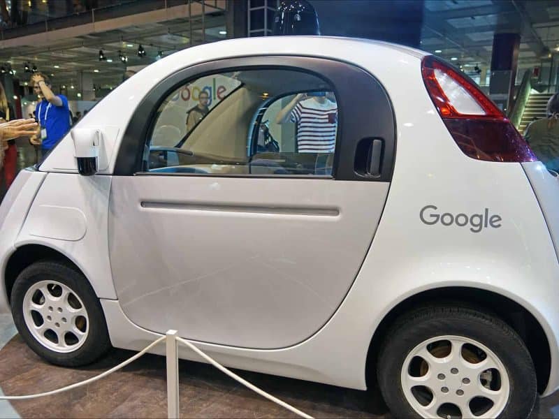 Véhicules autonomes : la filiale de Google en tête, Apple à la ramasse