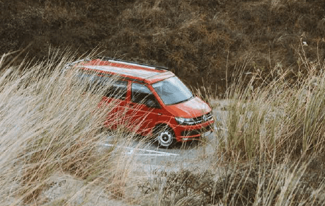 aventure en van - Le fourgon aménagé, l'alternative au camping-car classique? ￼